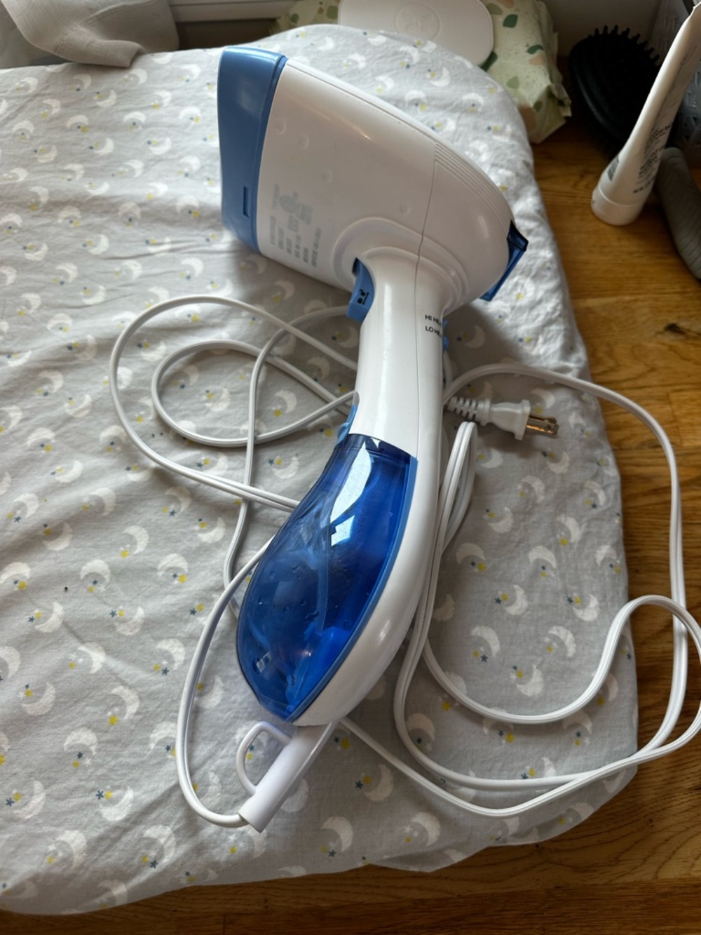Travel Handheld Steamer in White and Blue